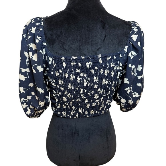 Lulu's | Pretty Fresh Navy Blue Floral Print Ruched Puff Sleeve Crop Top - Picture 4 of 11